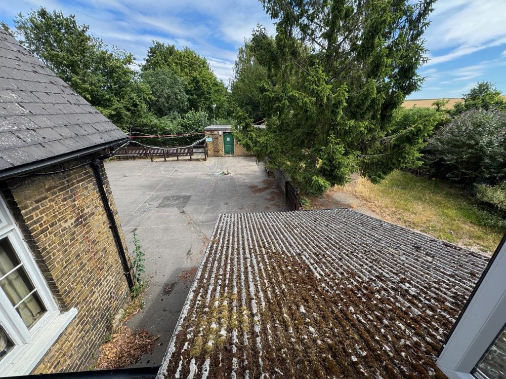 Lot: 43 - FREEHOLD COMMERCIAL PROPERTY WITH CONVERSION/REDEVELOPMENT POTENTIAL - Rear view from first floor window